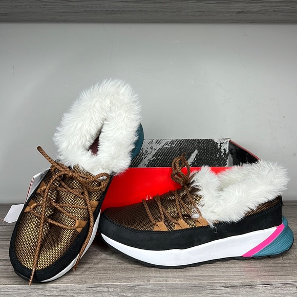NWT in Box Spyder Aggie WOMEN Brown Spice Faux Fur Sneaker size 8 - Picture 1 of 9